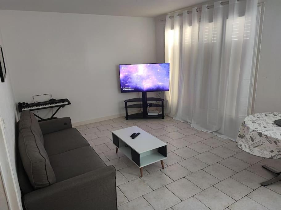 F3 Plein Centre Ville De جيان المظهر الخارجي الصورة
